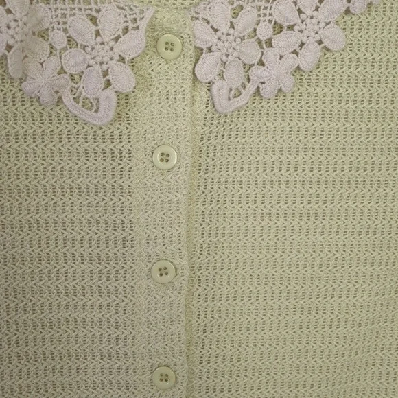 Vintage Victorian style blouse in lime green XS - Picture 3 of 5